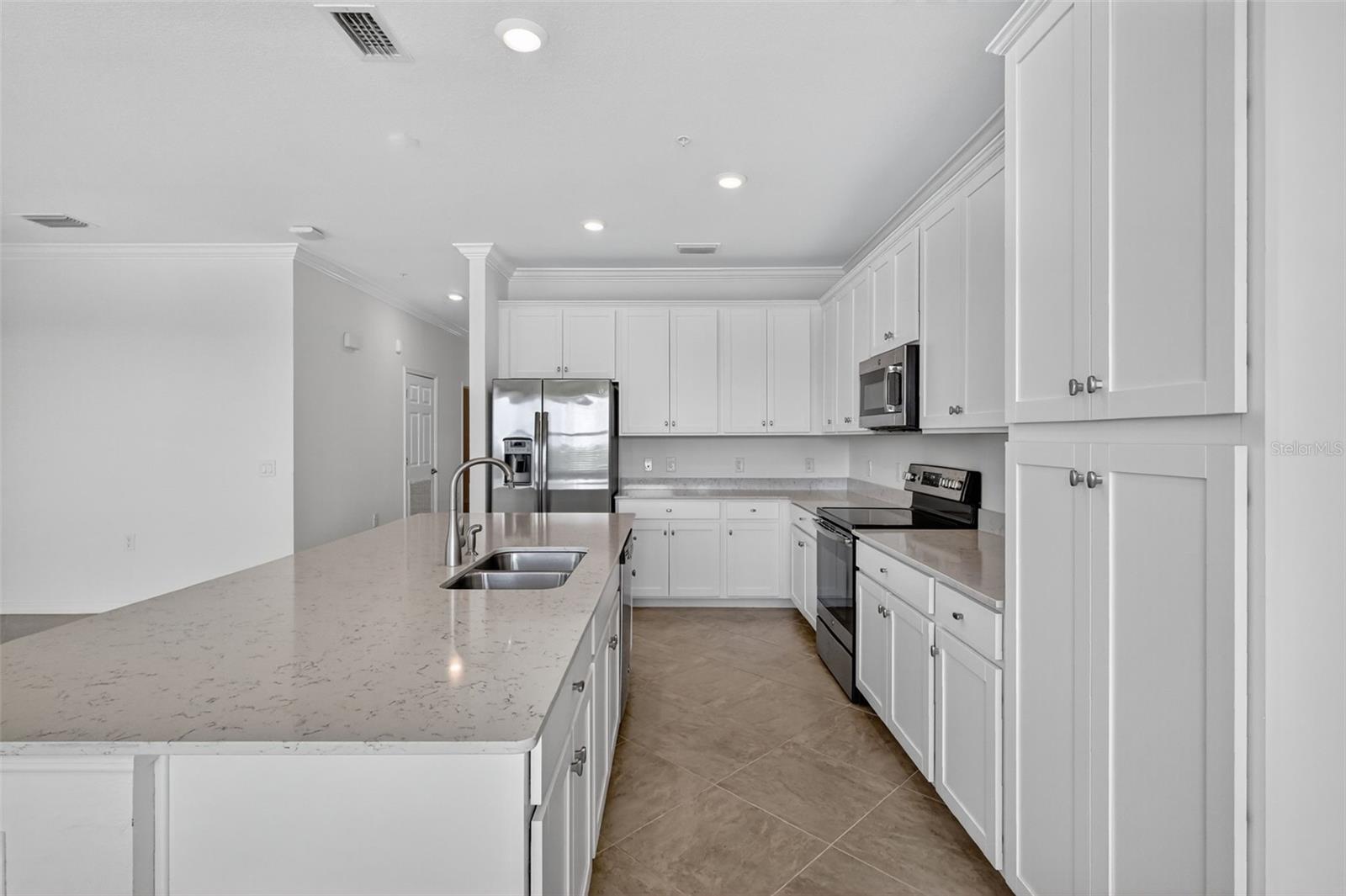 Image 17 of 48 For 17520 Gawthrop Drive 405