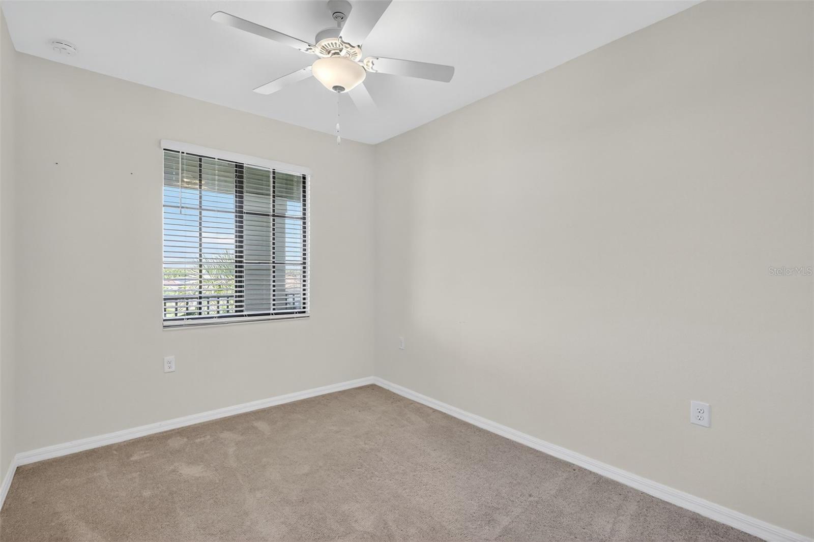 Image 23 of 48 For 17520 Gawthrop Drive 405