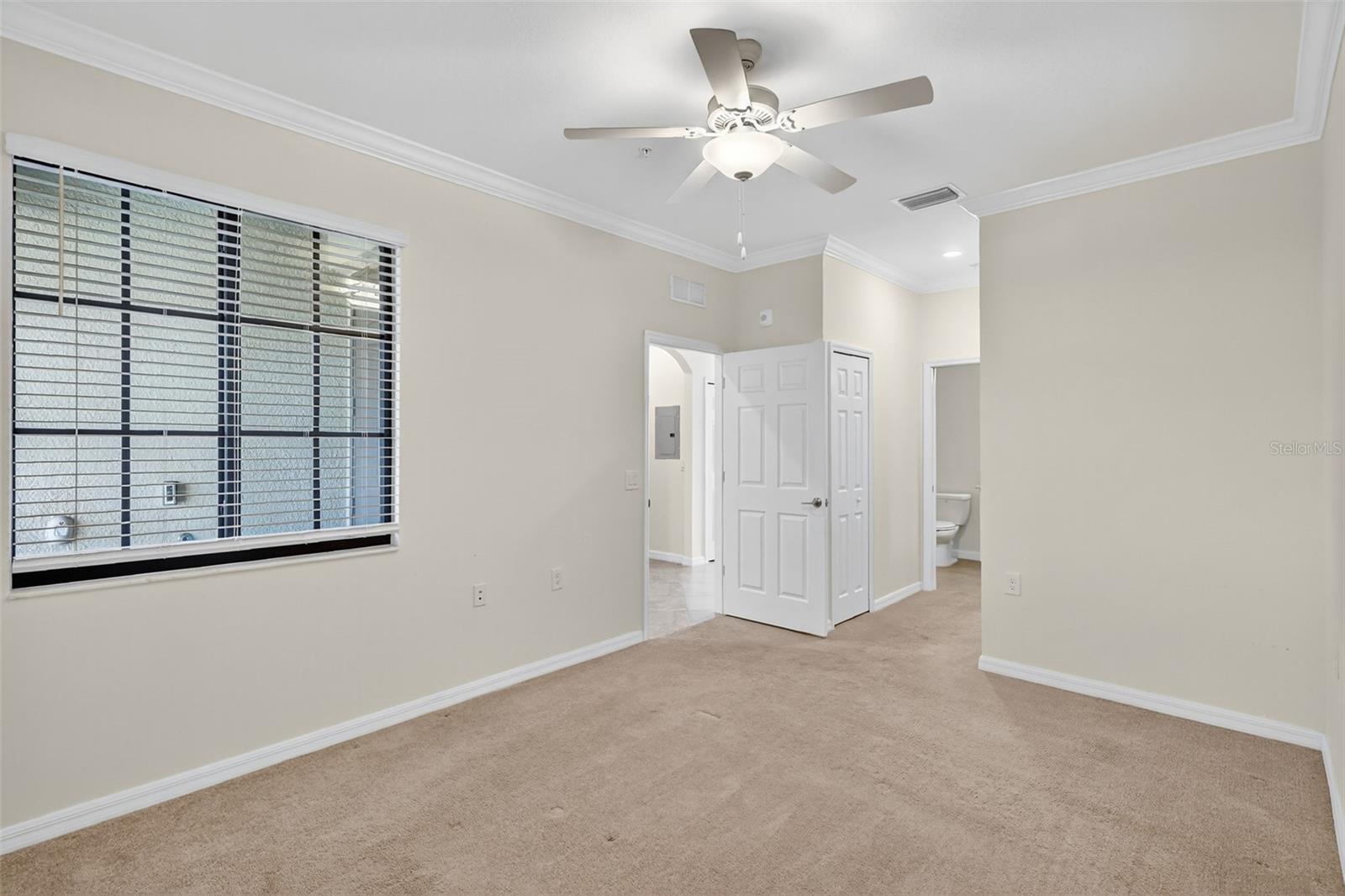 Image 28 of 48 For 17520 Gawthrop Drive 405