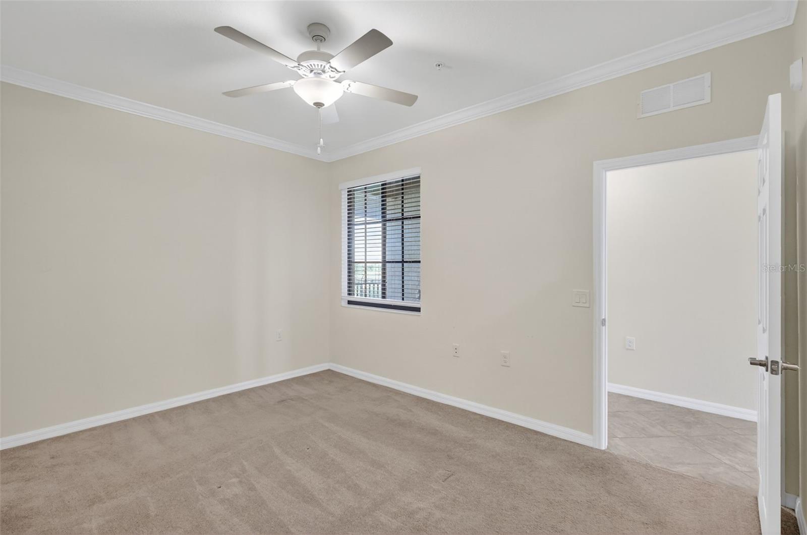 Image 29 of 48 For 17520 Gawthrop Drive 405