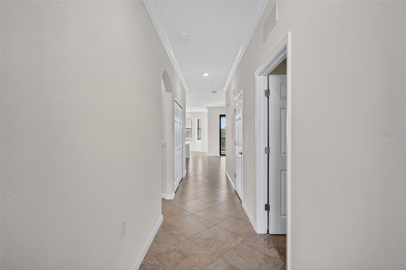 Image 9 of 48 For 17520 Gawthrop Drive 405