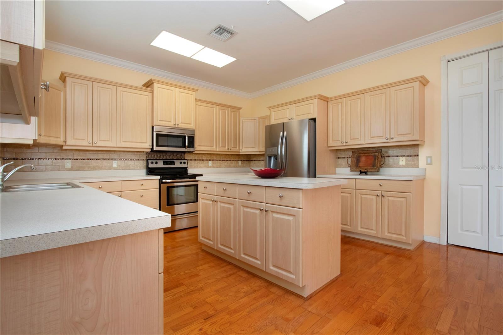 Image 27 of 96 For 6307 Laurel Creek Trail