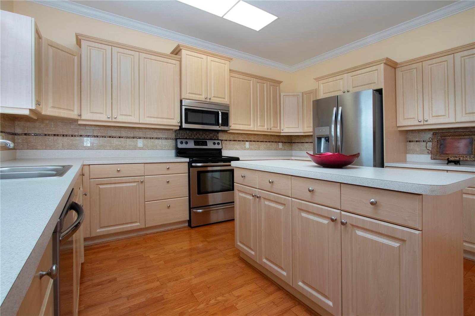 Image 28 of 96 For 6307 Laurel Creek Trail