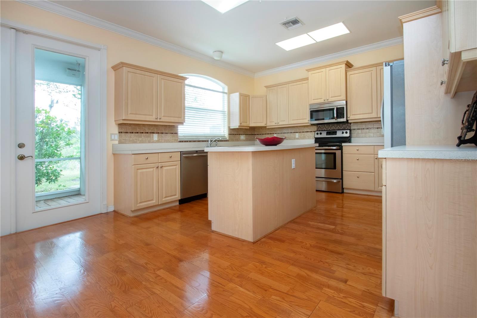 Image 31 of 96 For 6307 Laurel Creek Trail