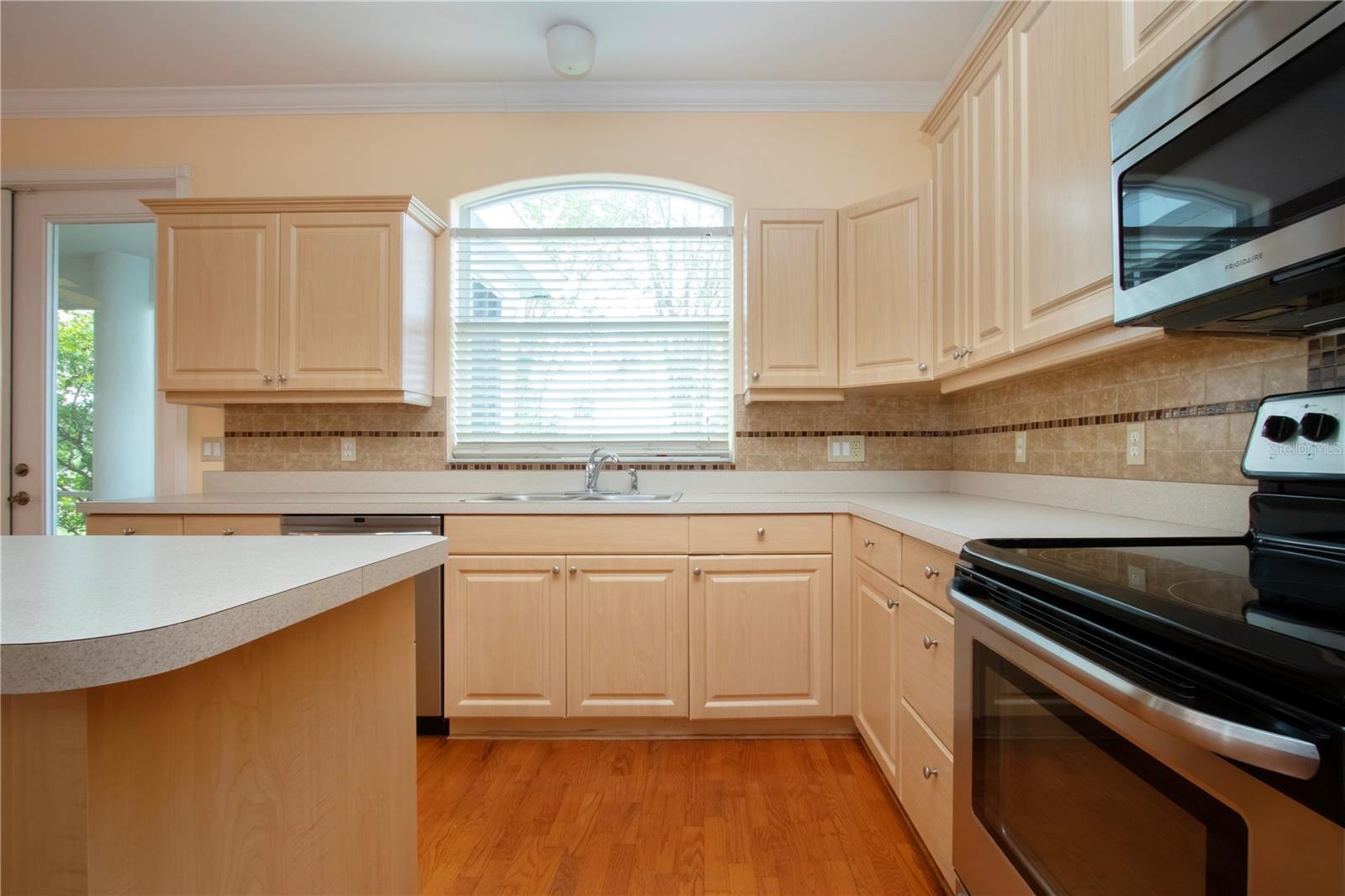 Image 33 of 96 For 6307 Laurel Creek Trail