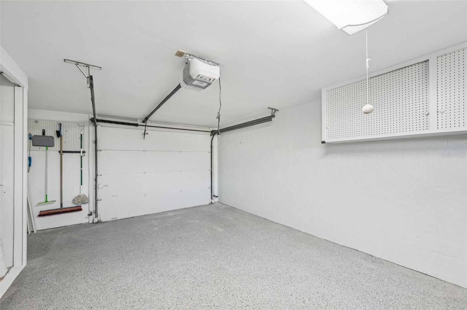 Image 19 of 35 For 113 Whispering Sands Drive V-47