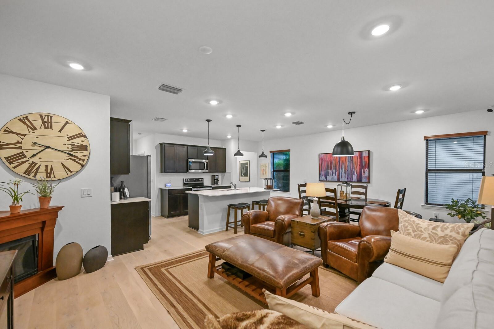 Image 19 of 75 For 6600 Silverstar Drive