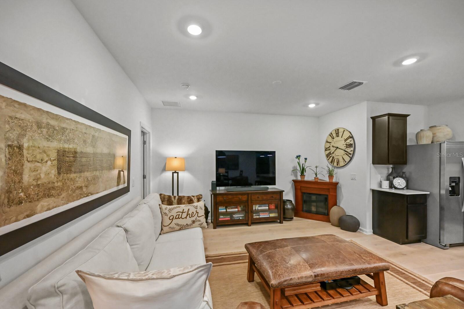 Image 20 of 75 For 6600 Silverstar Drive