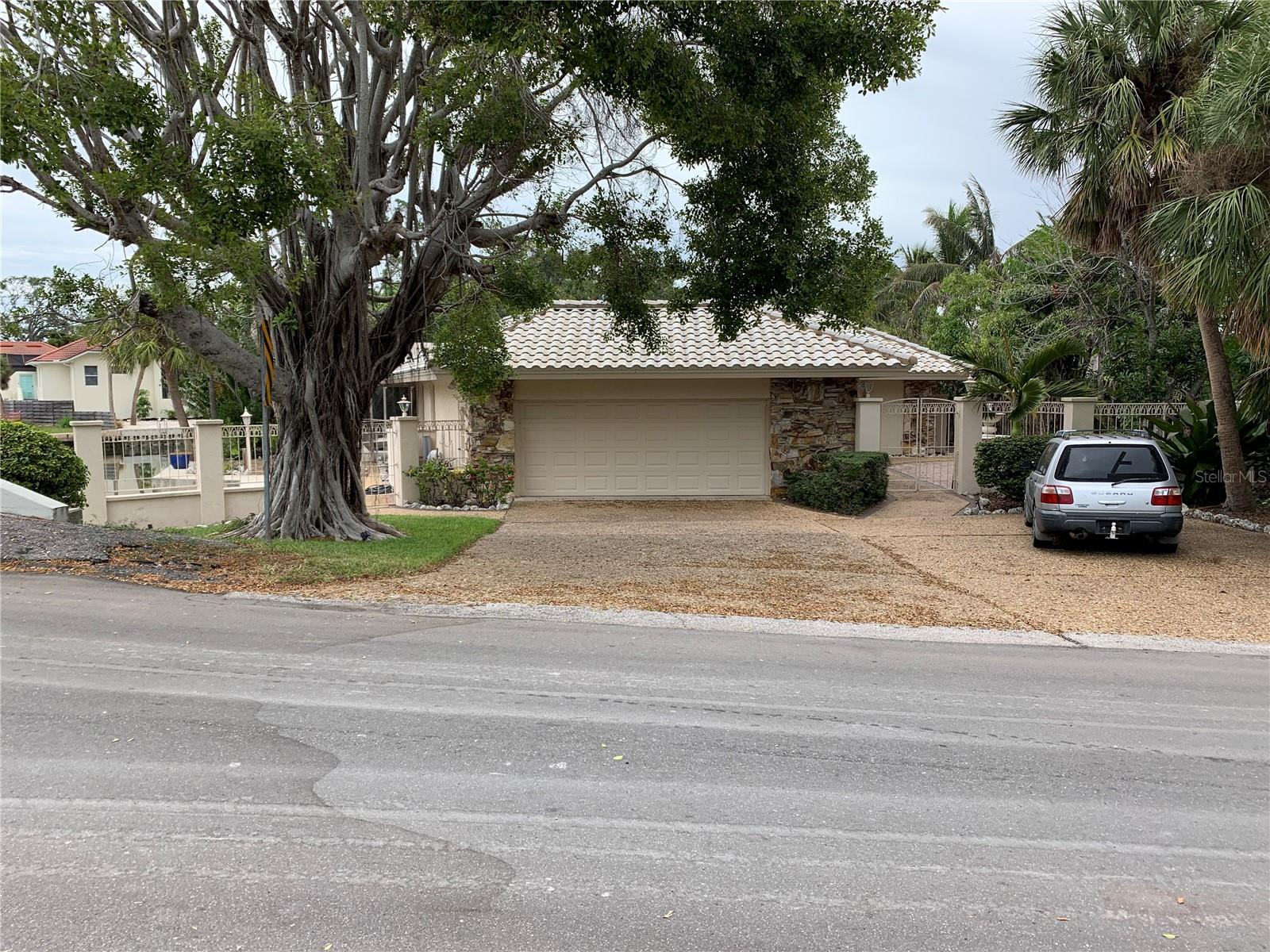 Image 8 of 21 For 4839 Primrose Path