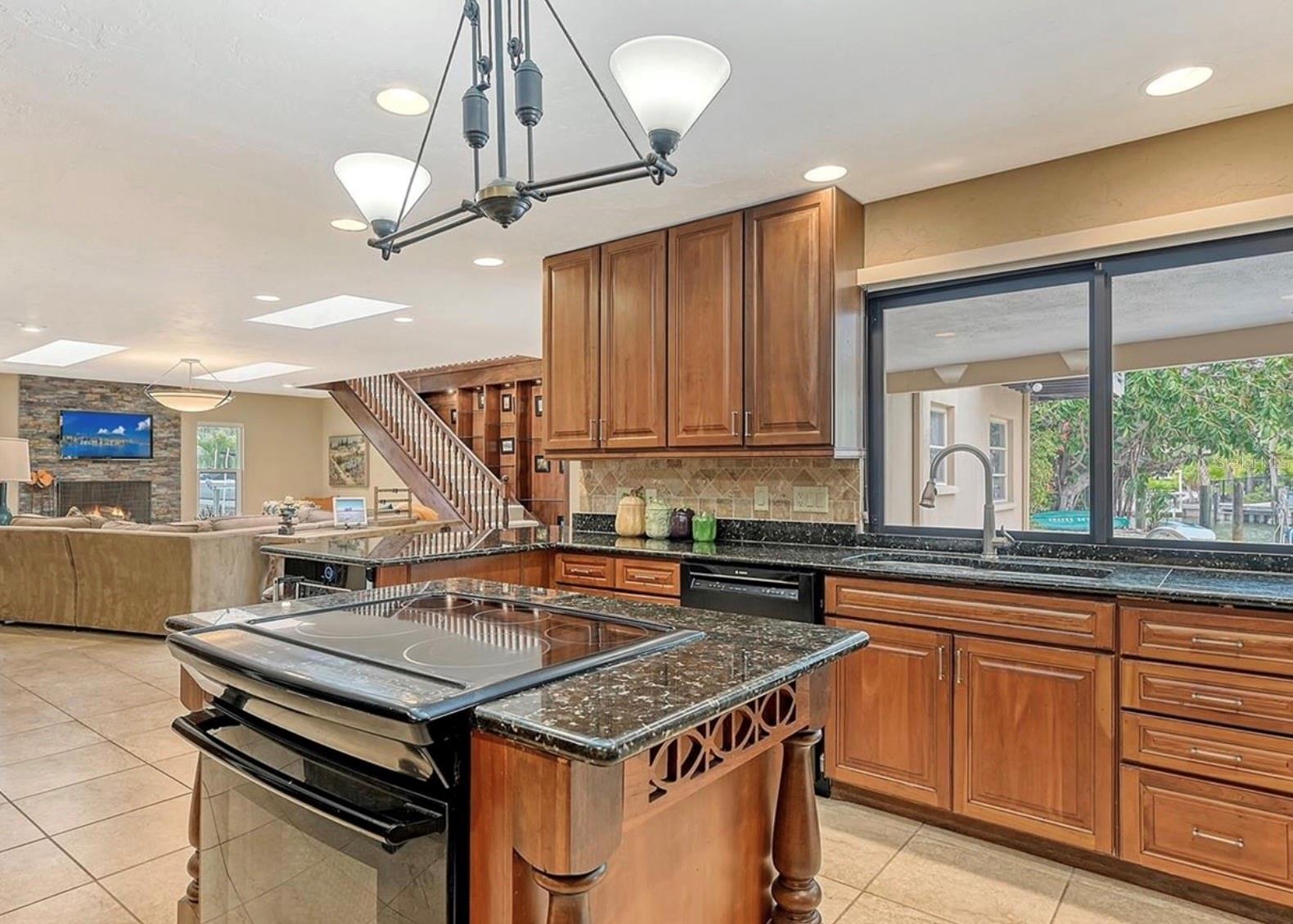 Image 12 of 28 For 940 Siesta Key Place