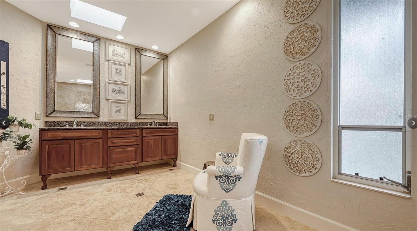 Image 17 of 28 For 940 Siesta Key Place