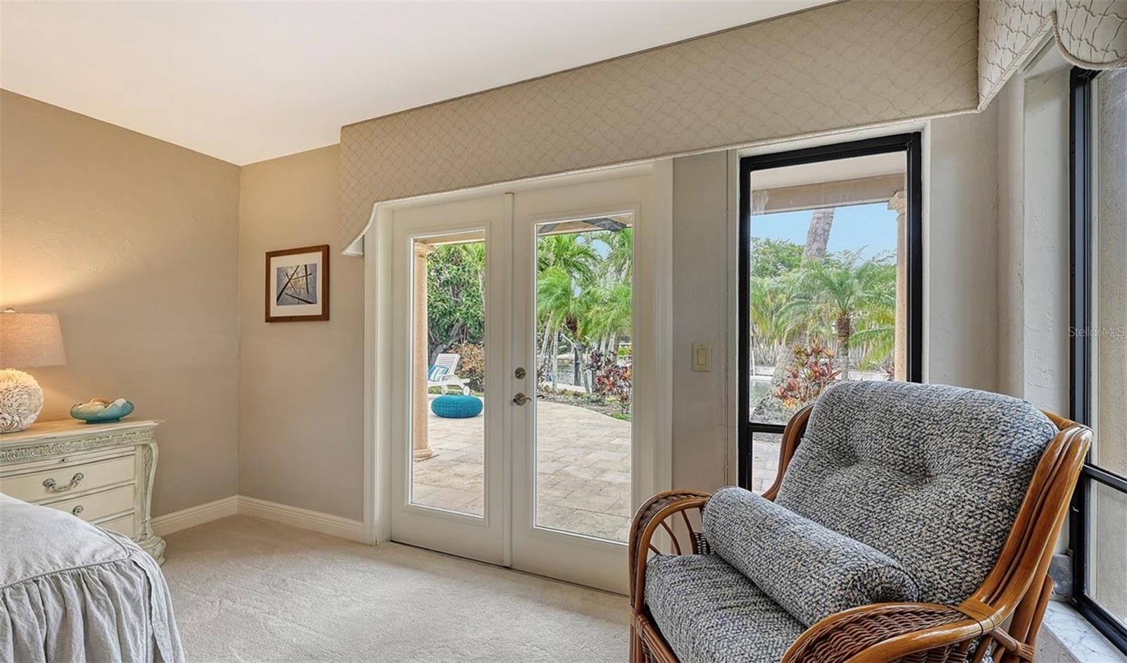 Image 20 of 28 For 940 Siesta Key Place