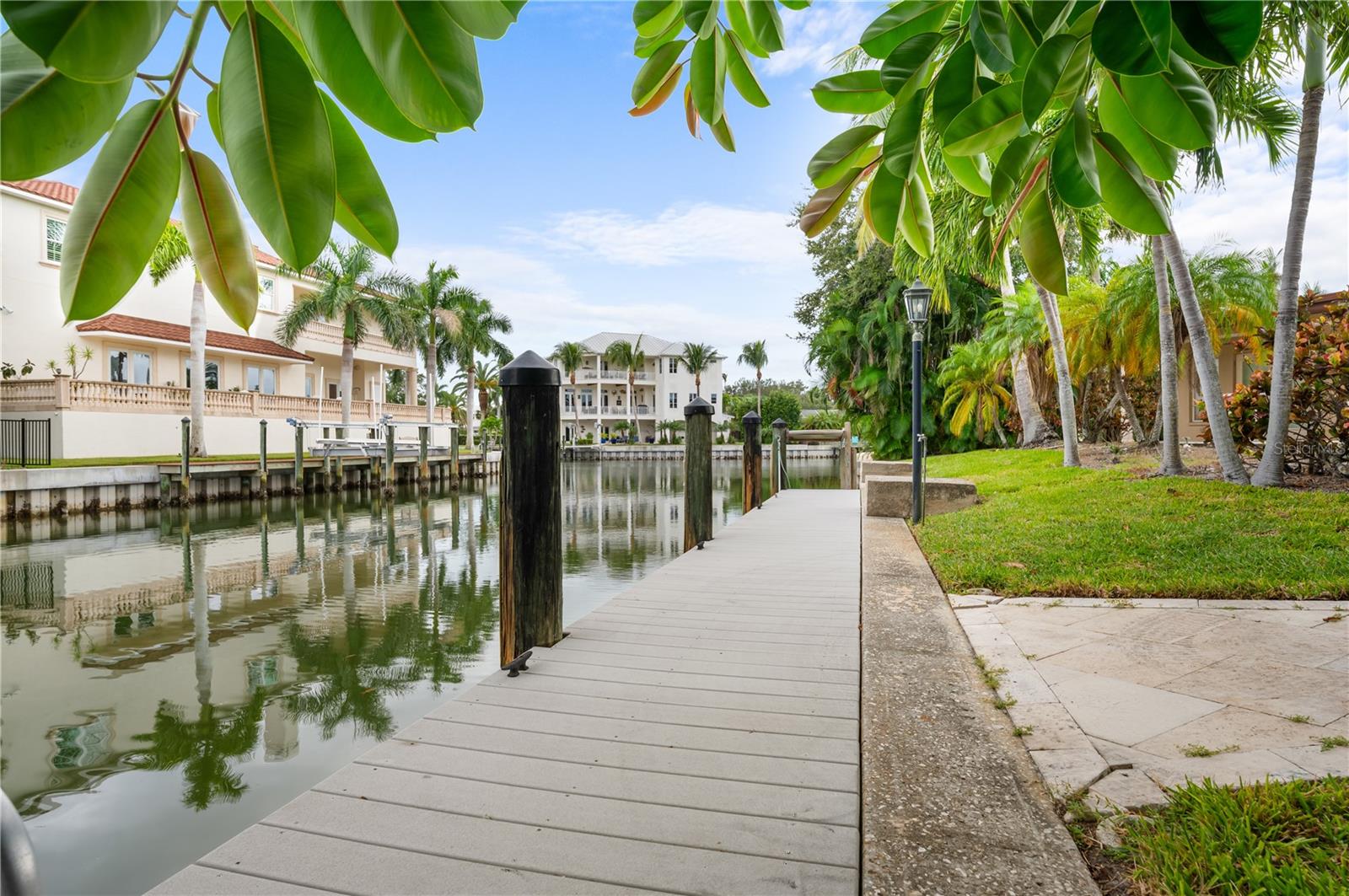 Image 23 of 28 For 940 Siesta Key Place