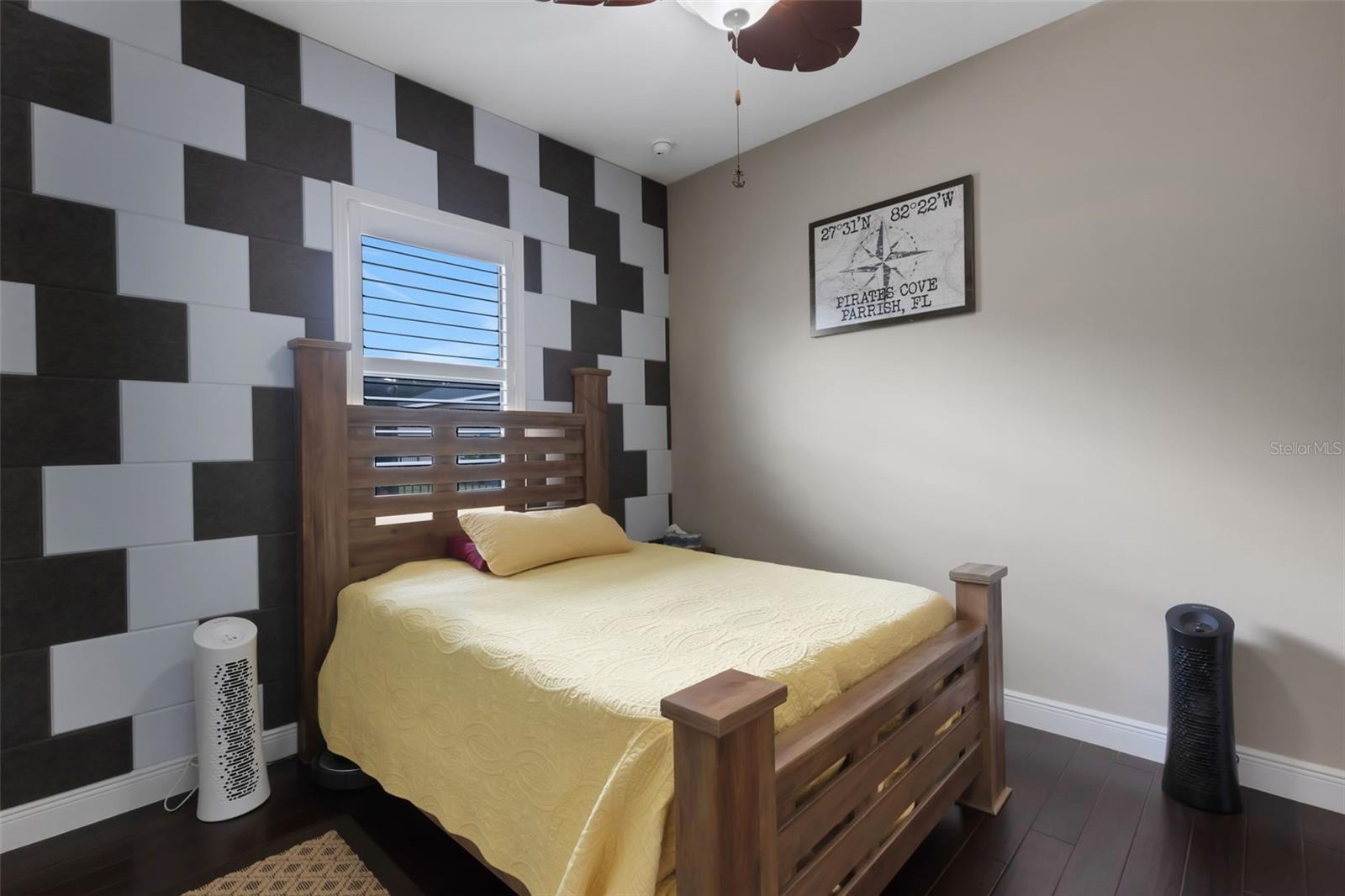 Image 44 of 100 For 16335 26th Street E