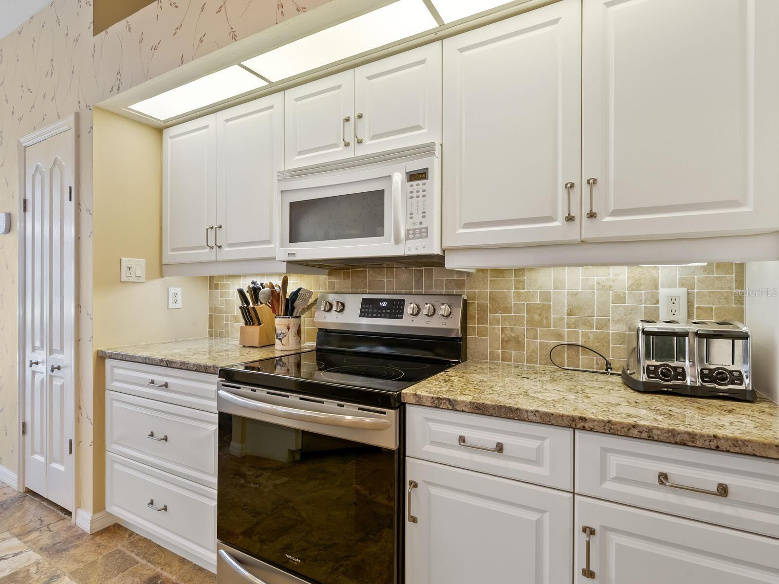 Image 11 of 49 For 2941 Sandringham Place