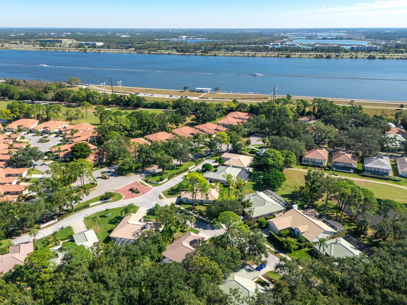 Image 33 of 49 For 2941 Sandringham Place