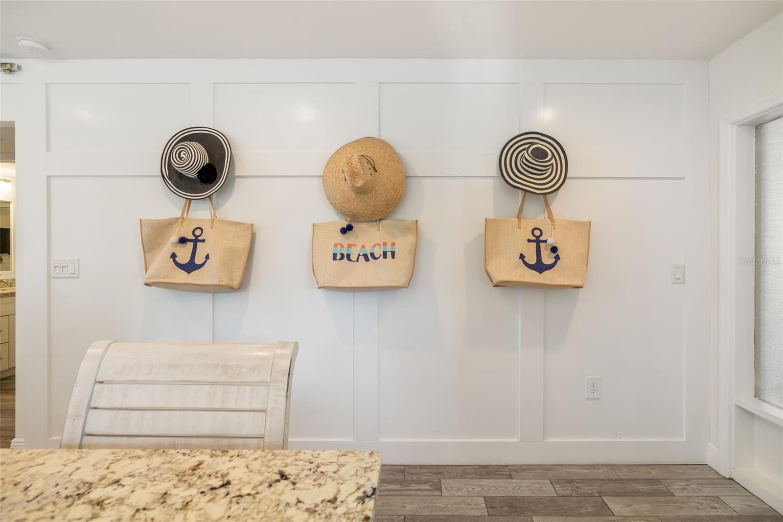 Image 21 of 85 For 8630 Midnight Pass Road 108a