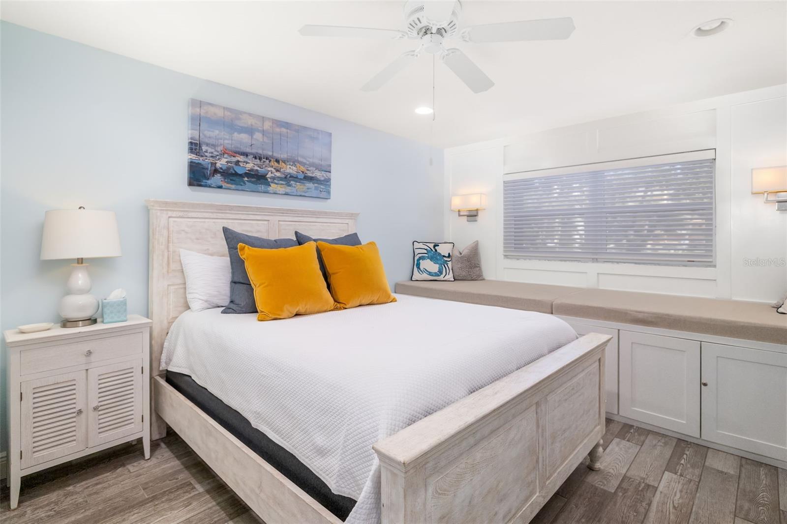 Image 28 of 85 For 8630 Midnight Pass Road 108a