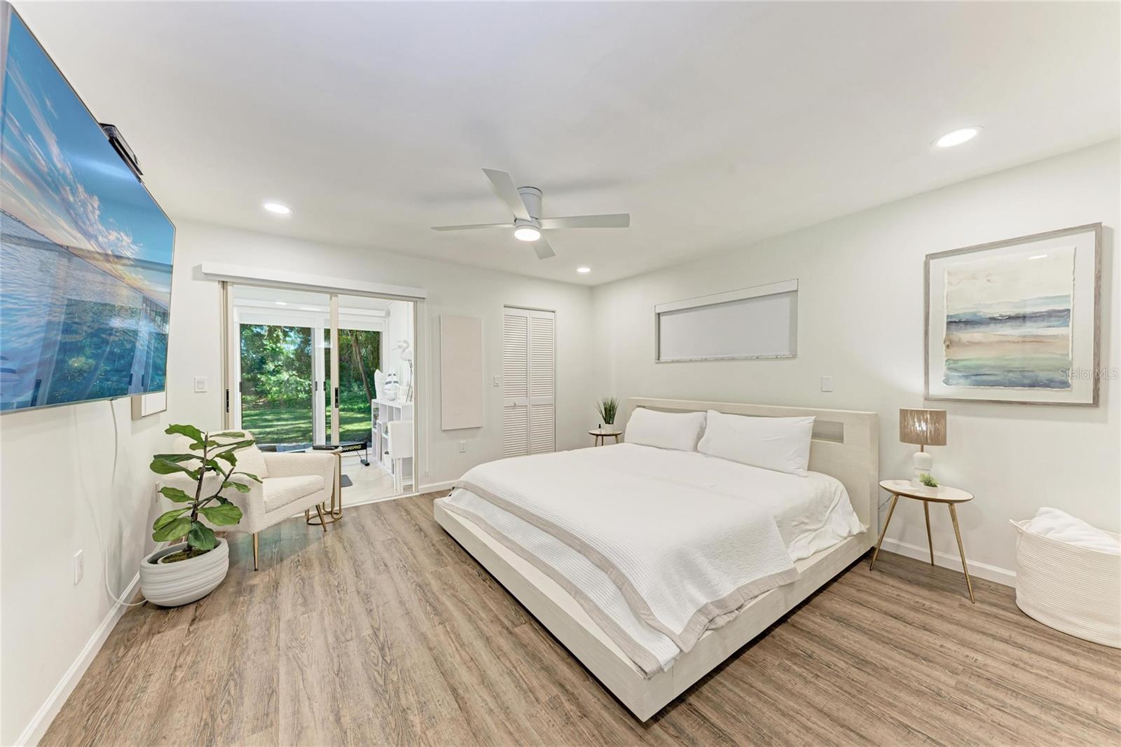 Image 11 of 35 For 6416 Wood Owl Circle