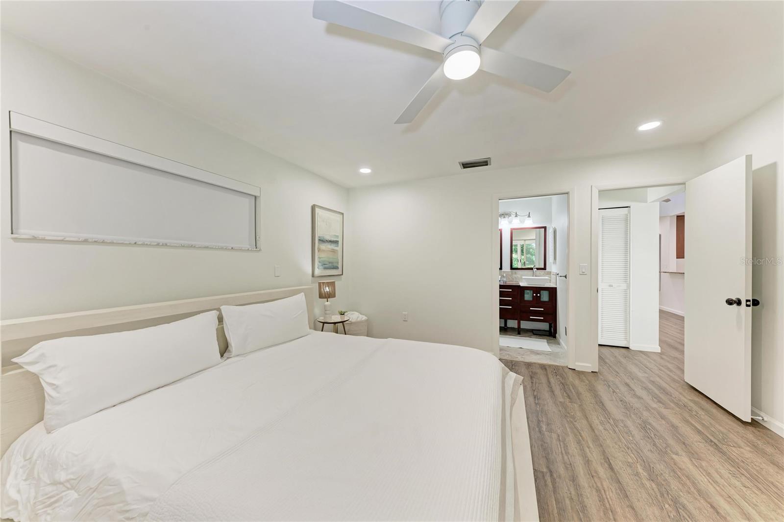 Image 12 of 35 For 6416 Wood Owl Circle