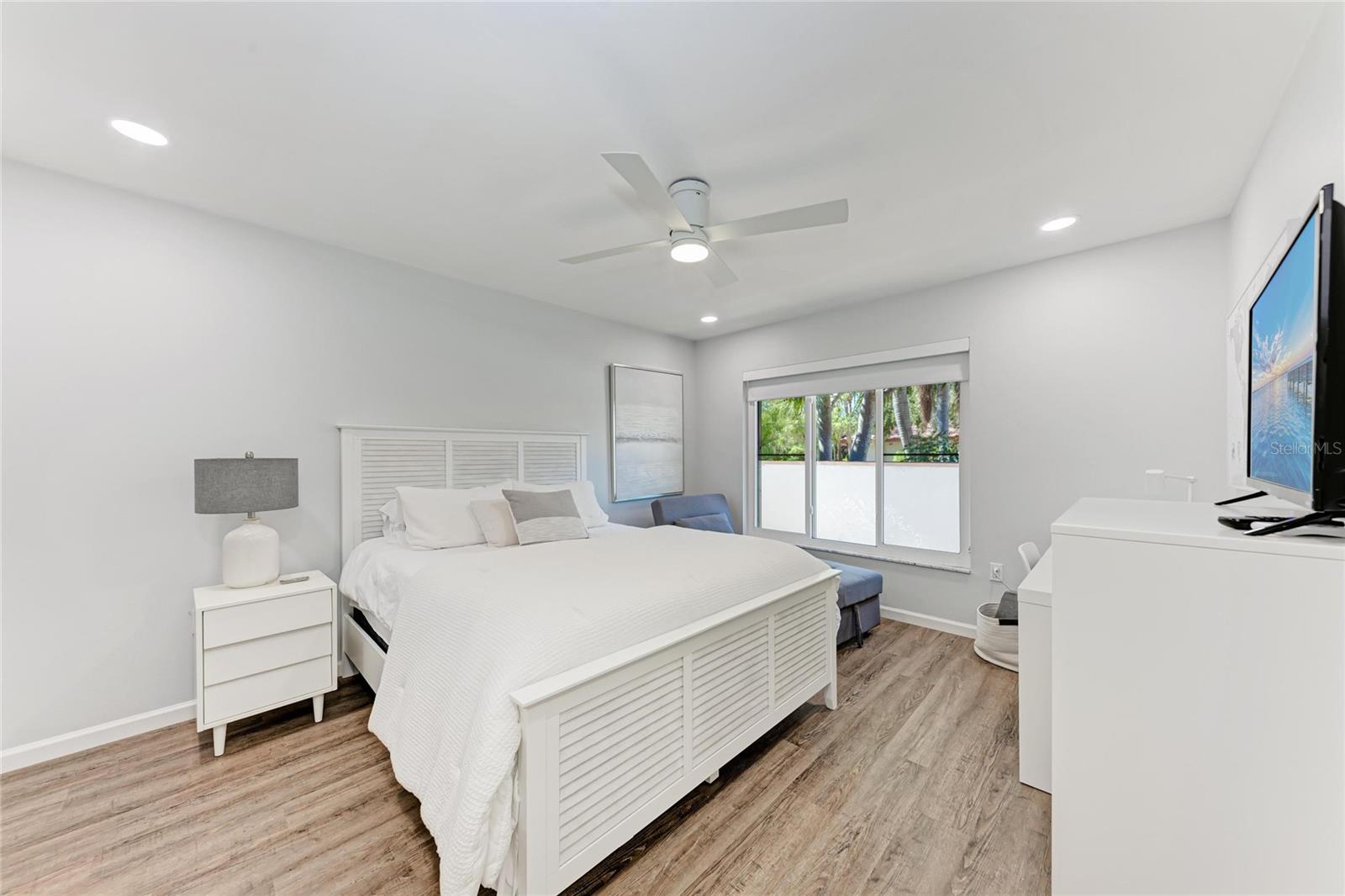 Image 16 of 35 For 6416 Wood Owl Circle