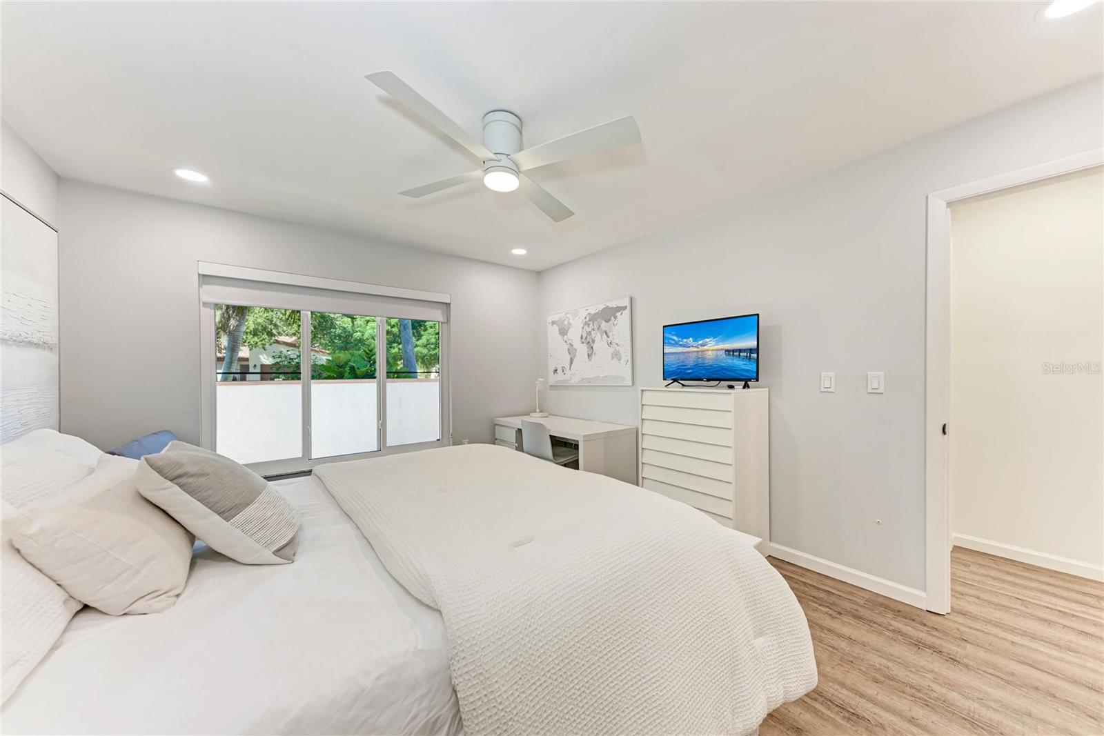 Image 17 of 35 For 6416 Wood Owl Circle