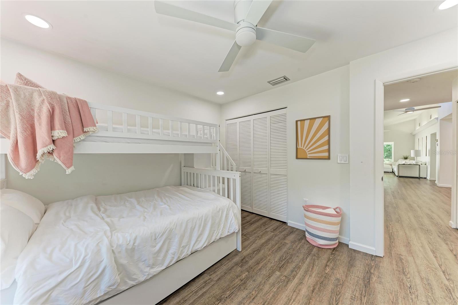 Image 20 of 35 For 6416 Wood Owl Circle