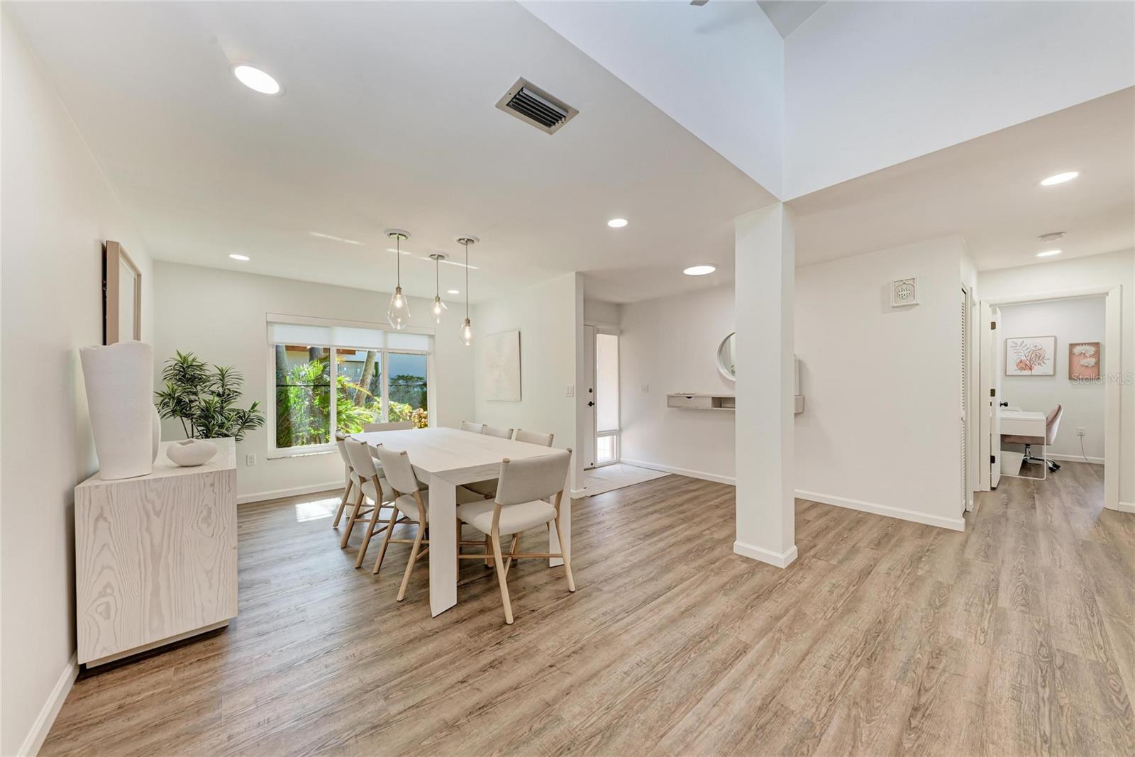 Image 4 of 35 For 6416 Wood Owl Circle