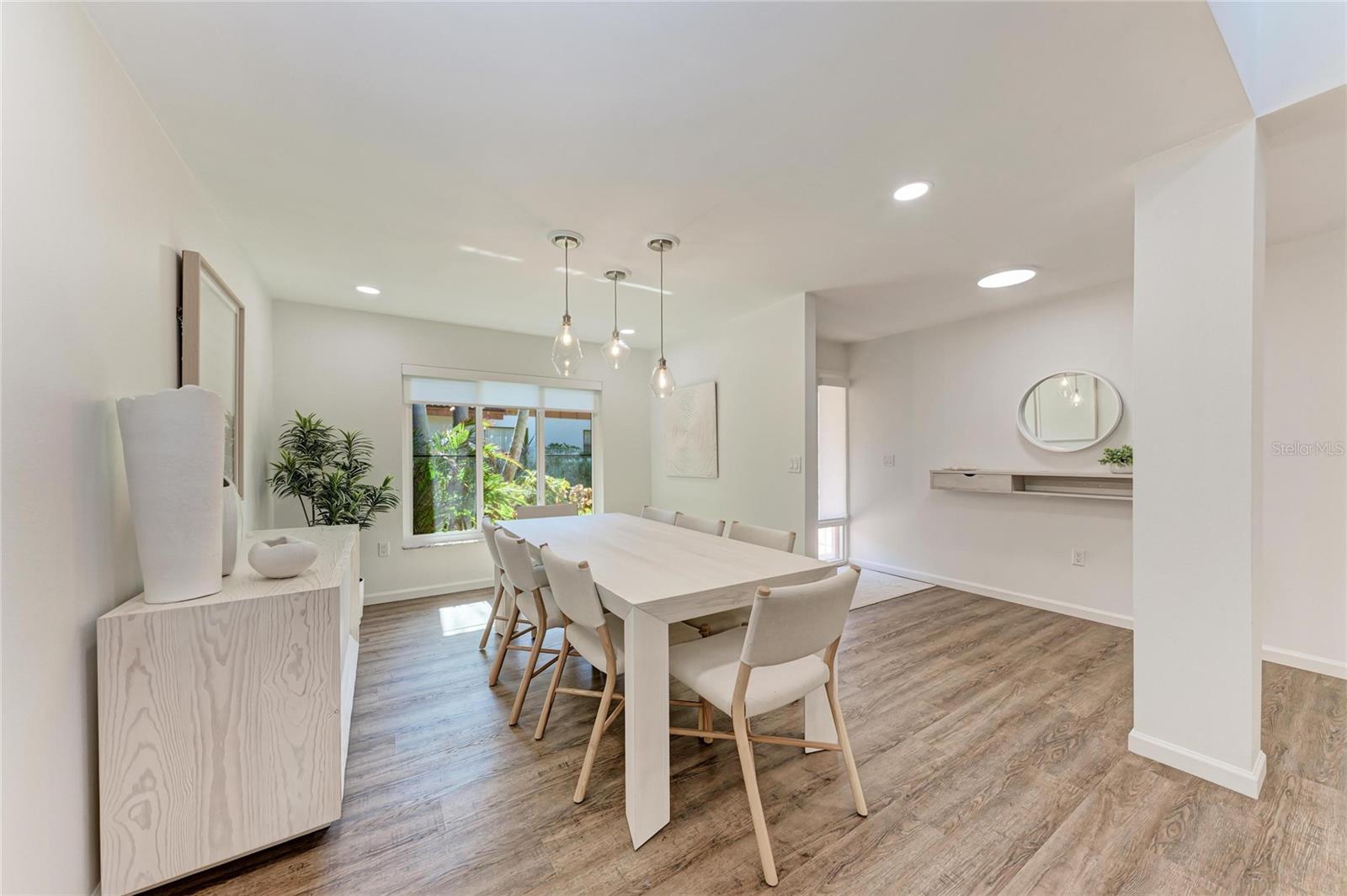 Image 8 of 35 For 6416 Wood Owl Circle