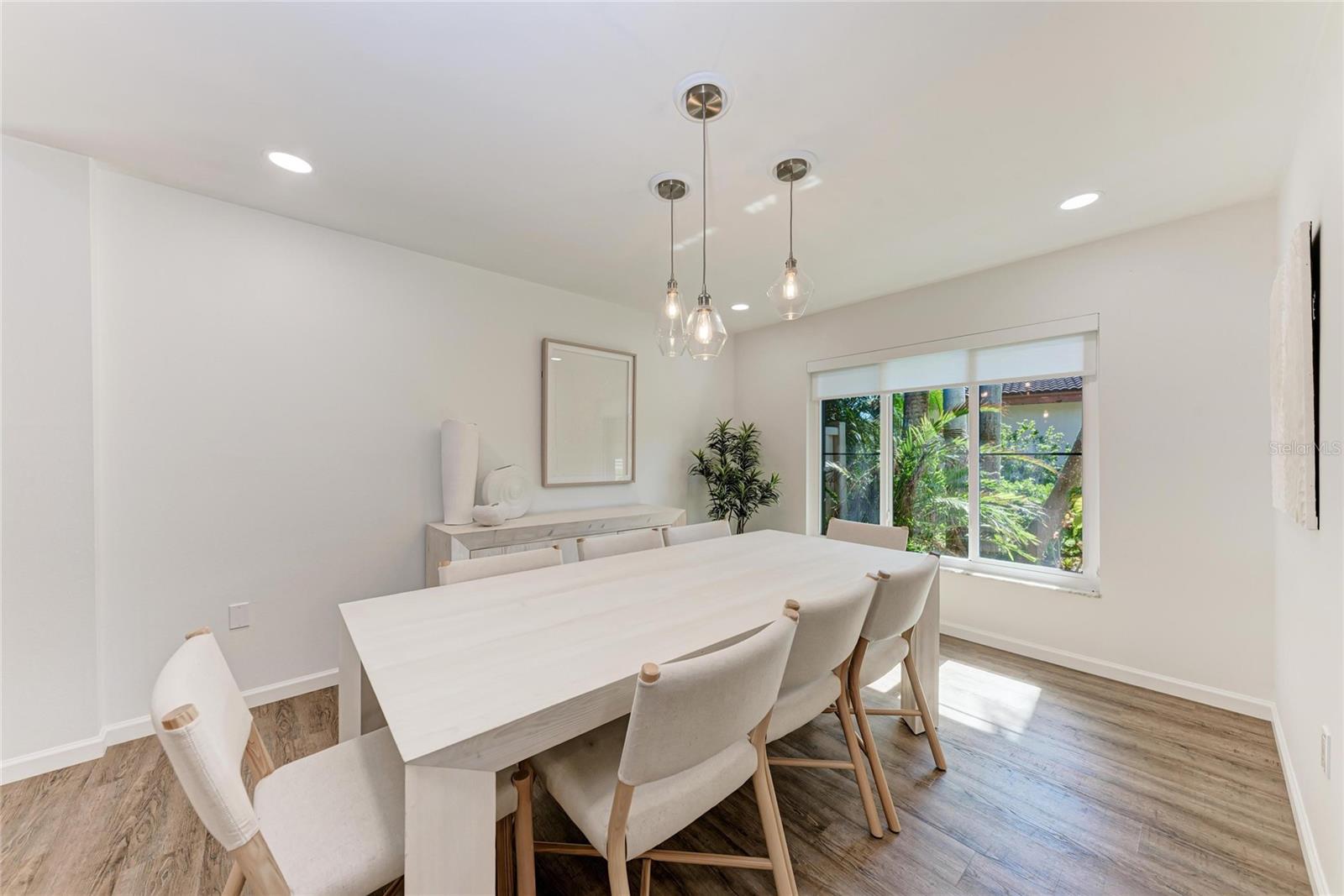 Image 9 of 35 For 6416 Wood Owl Circle