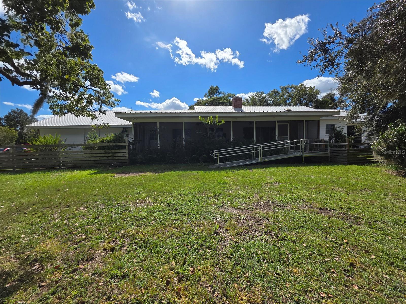 Image 12 of 28 For 2011 County Line Road E