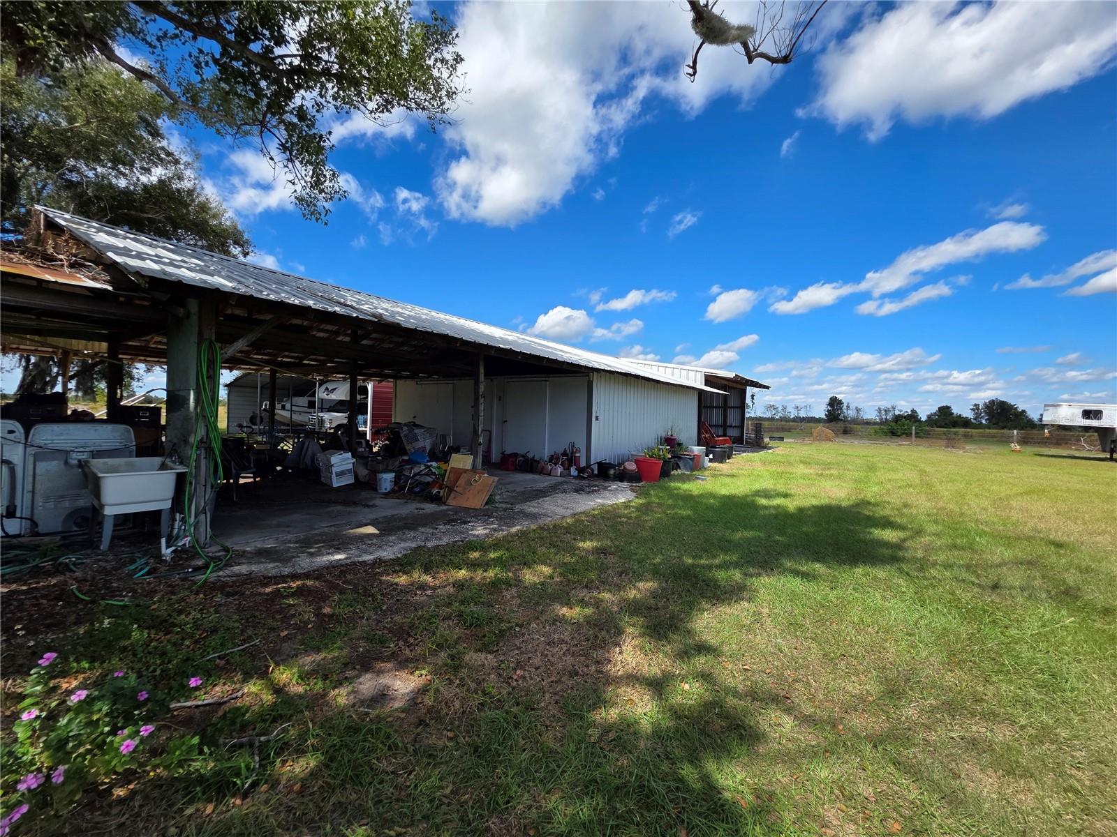 Image 21 of 28 For 2011 County Line Road E