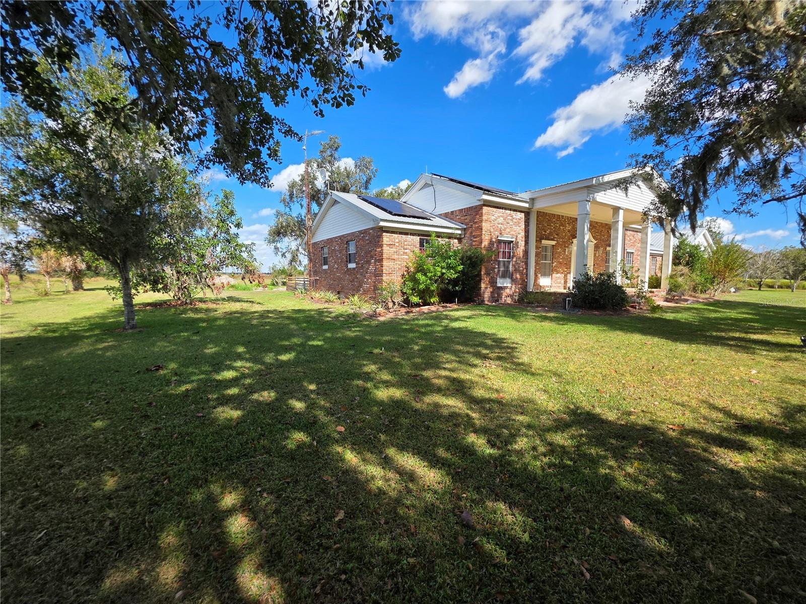 Image 28 of 28 For 2011 County Line Road E