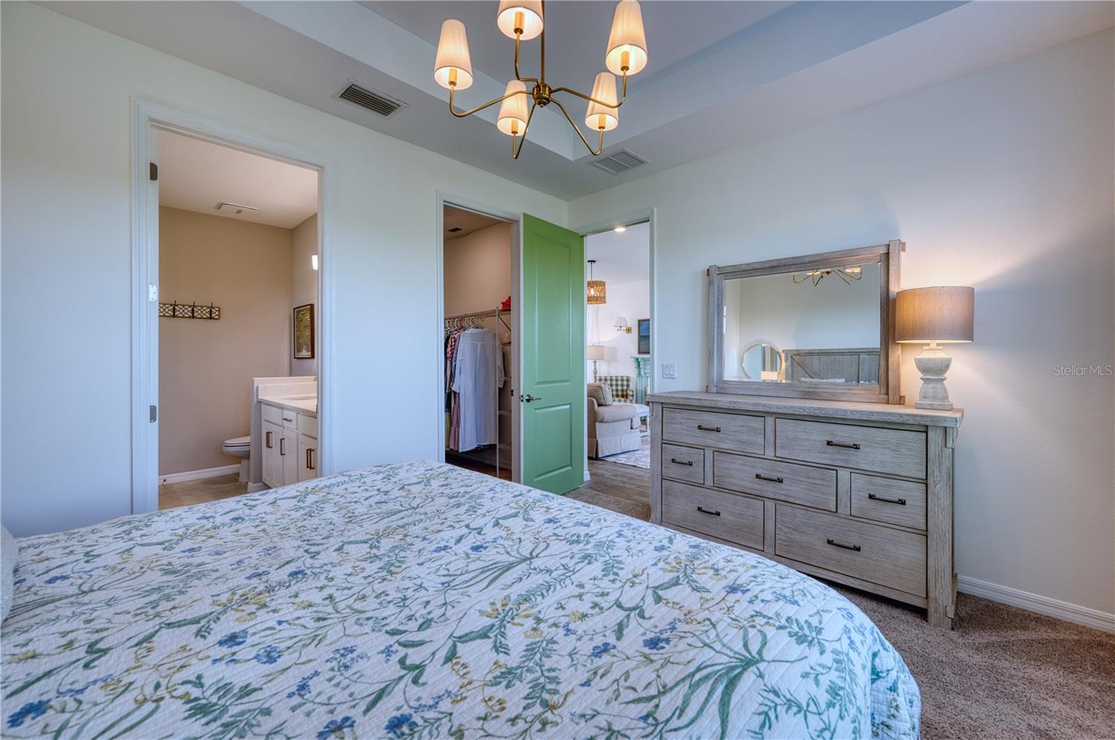 Listing photo id 13 for 9000 Tequila Sunrise Drive