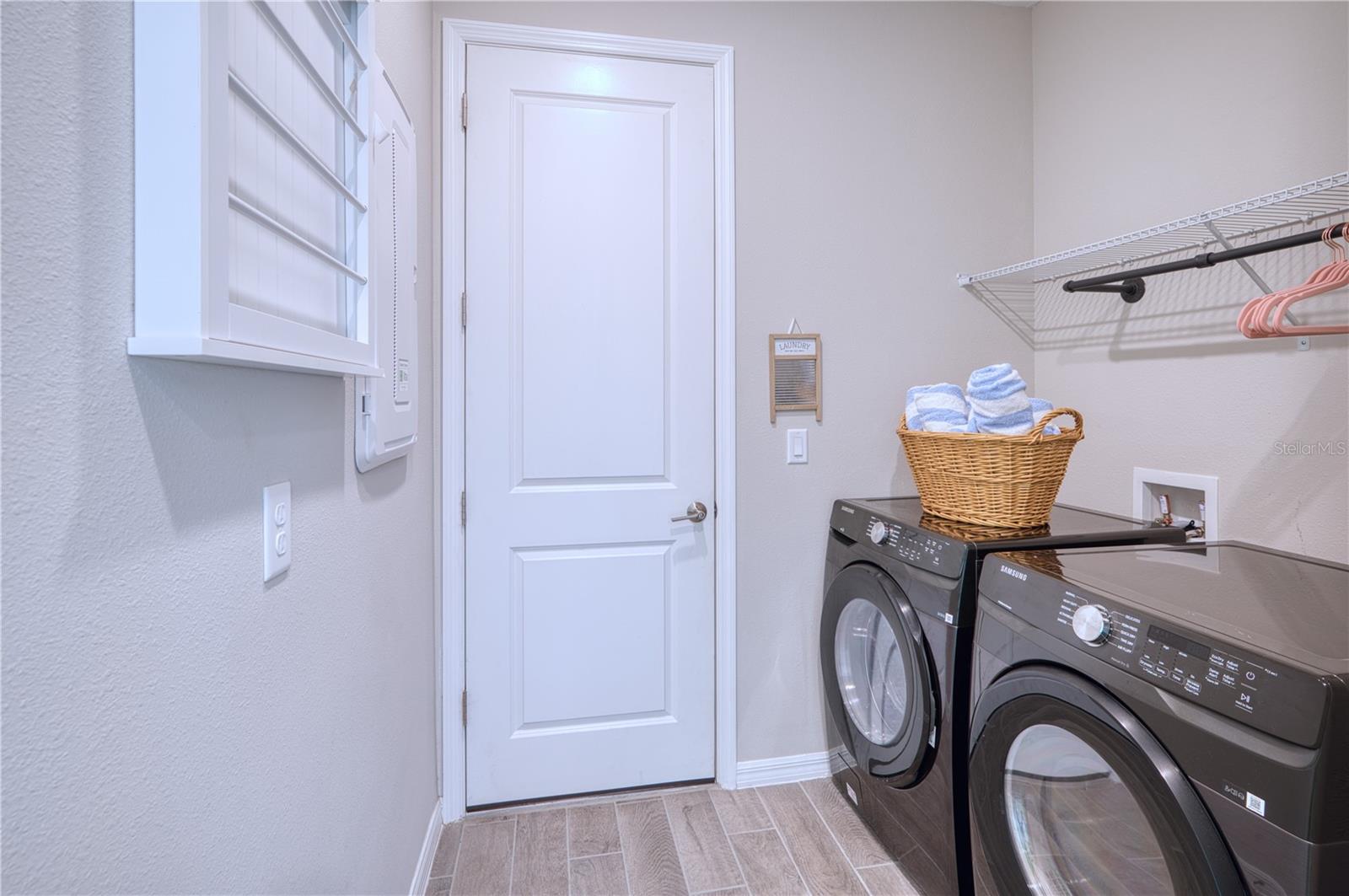 Listing photo id 25 for 9000 Tequila Sunrise Drive