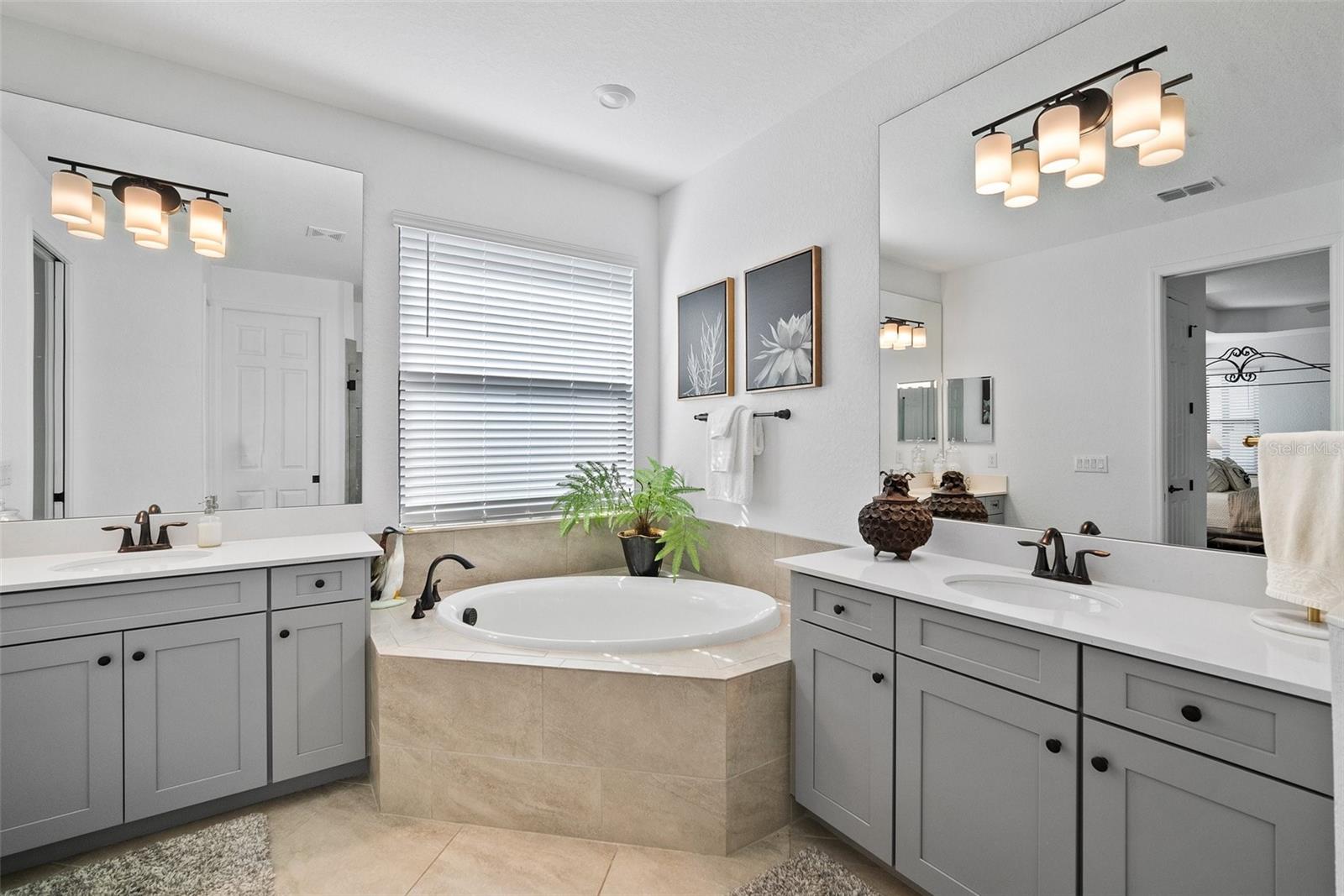 Image 35 of 67 For 5717 Cheech Glen