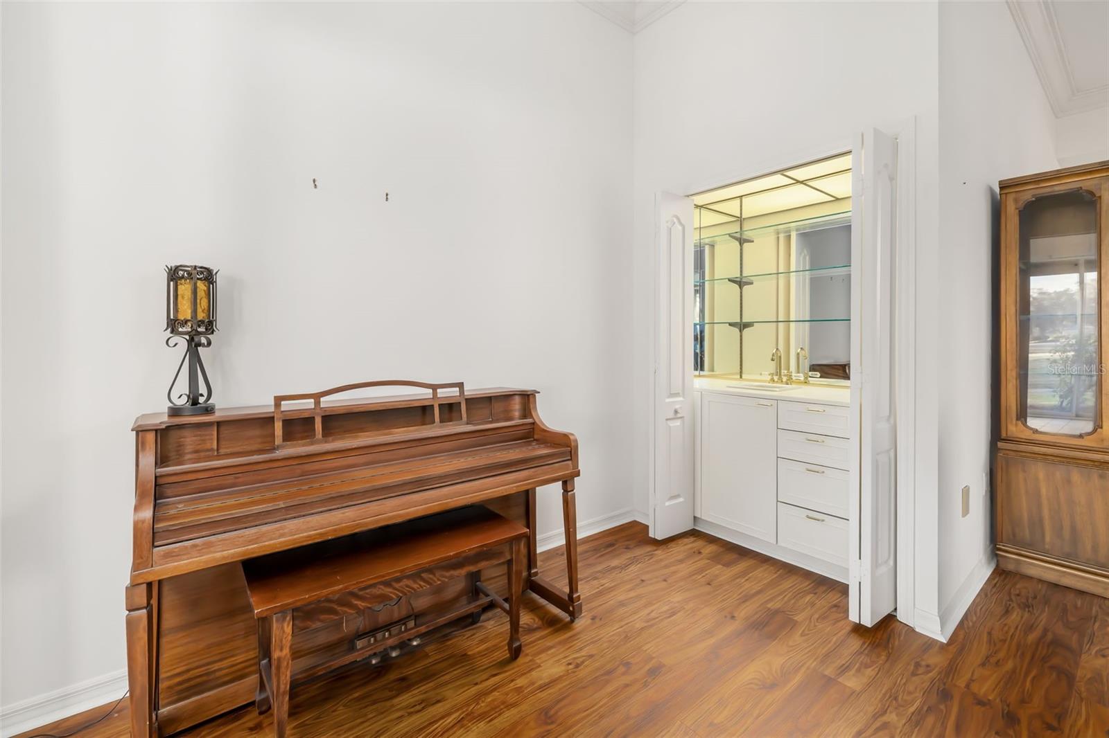 Image 11 of 61 For 4442 Highland Park 8