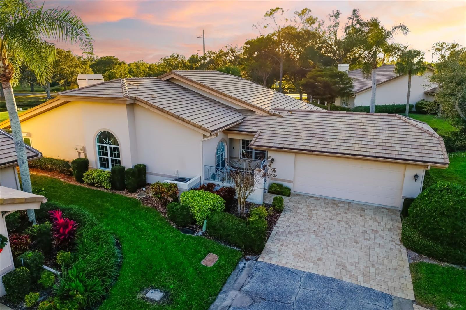 Image 2 of 61 For 4442 Highland Park 8