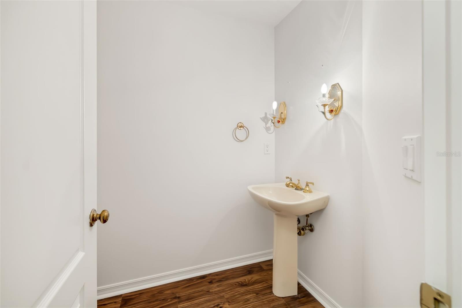 Image 39 of 61 For 4442 Highland Park 8