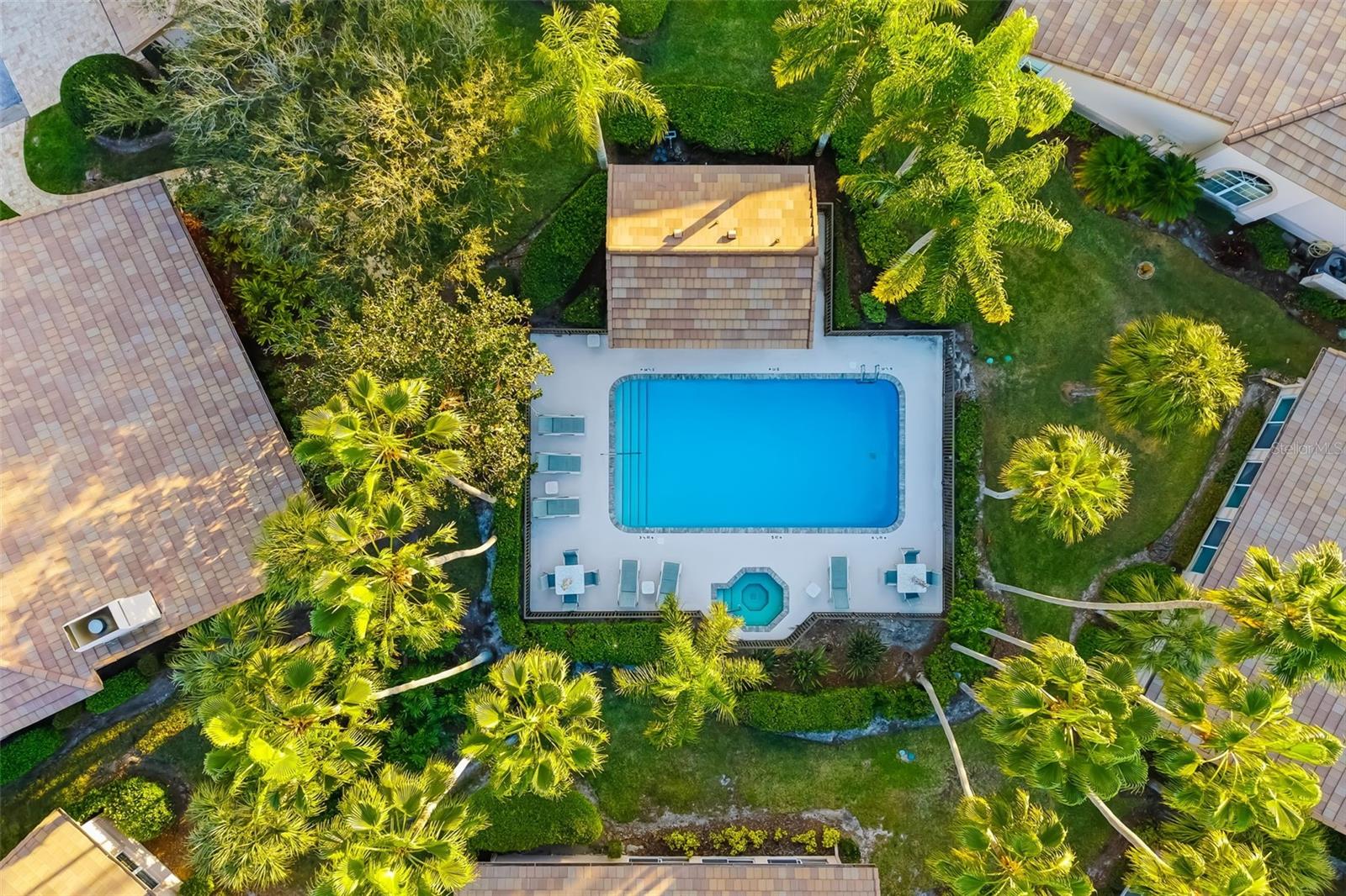 Image 4 of 61 For 4442 Highland Park 8