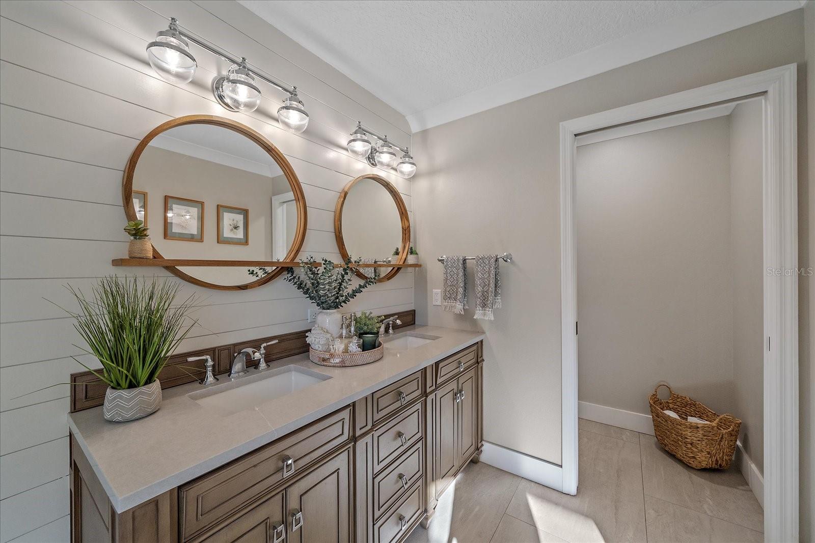 Image 23 of 52 For 13503 5th Avenue Ne