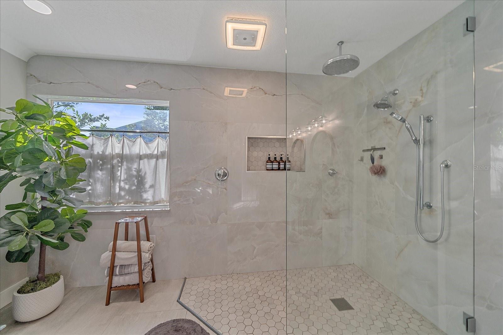 Image 24 of 52 For 13503 5th Avenue Ne