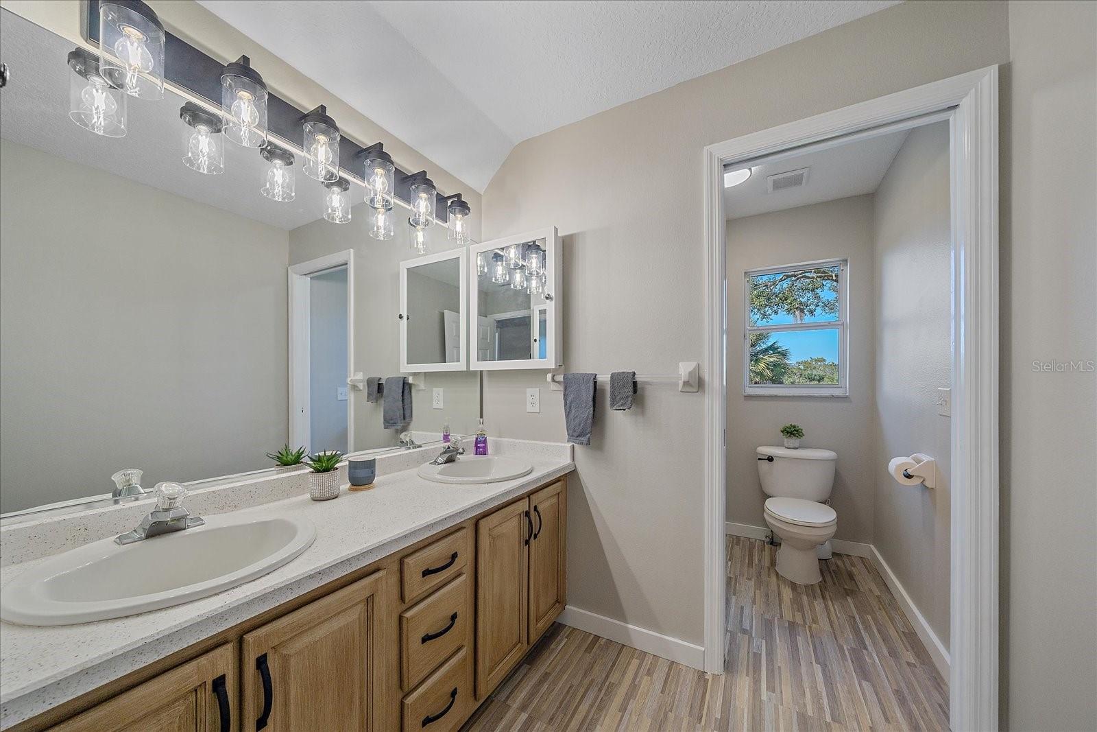 Image 33 of 52 For 13503 5th Avenue Ne