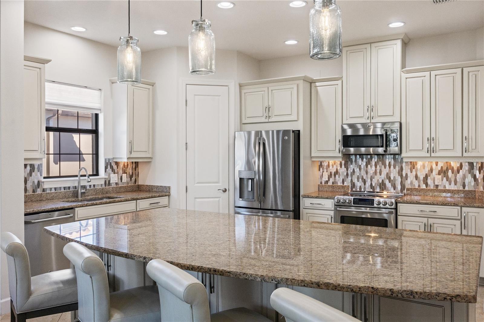 Image 4 of 38 For 13510 Messina Loop 107