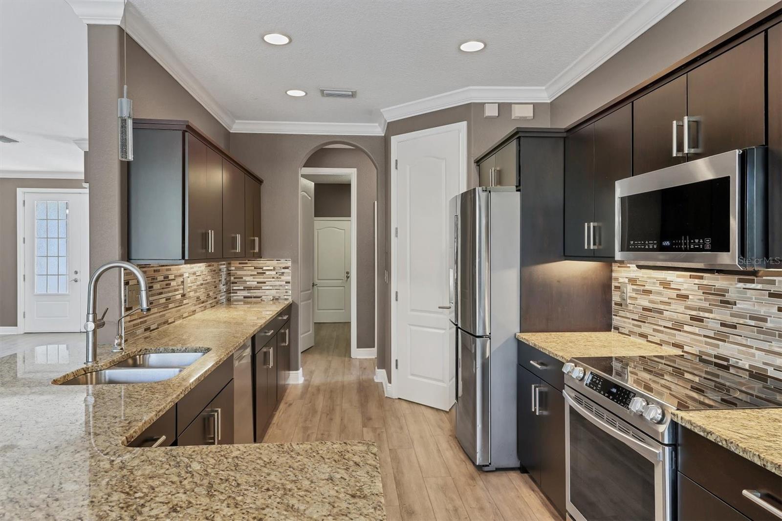 Image 10 of 33 For 1138 Hoover Street