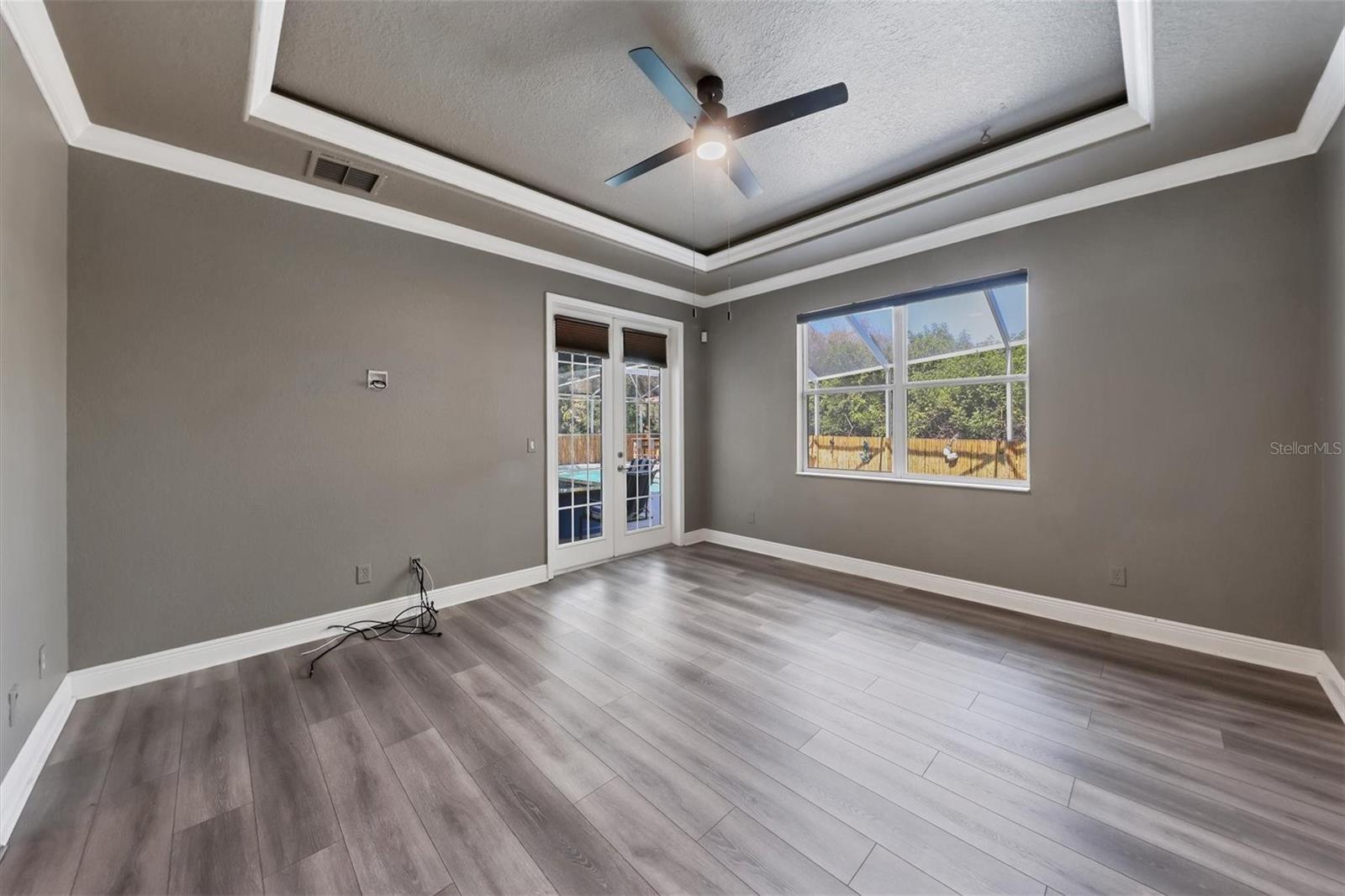 Image 16 of 33 For 1138 Hoover Street