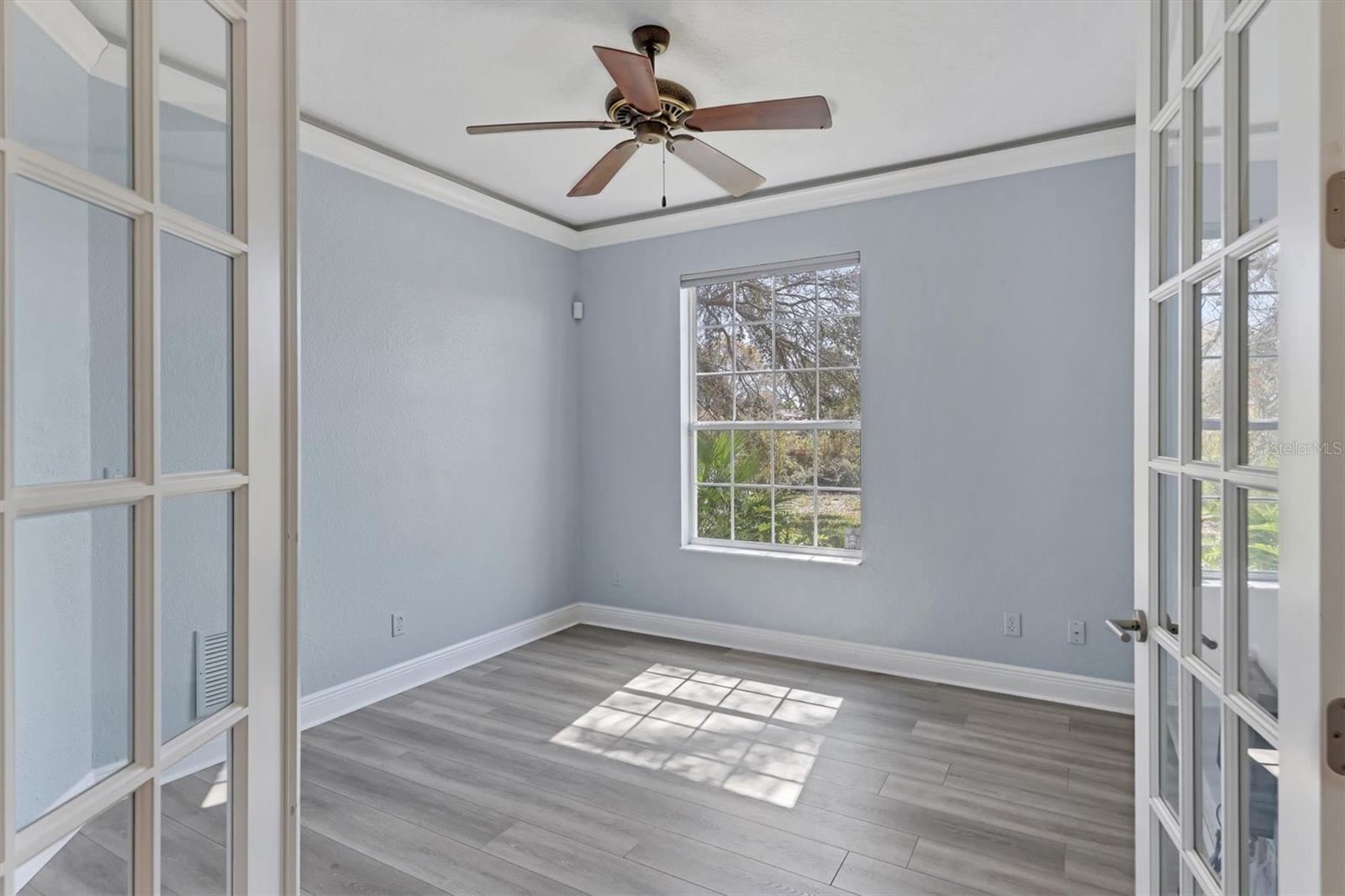 Image 21 of 33 For 1138 Hoover Street