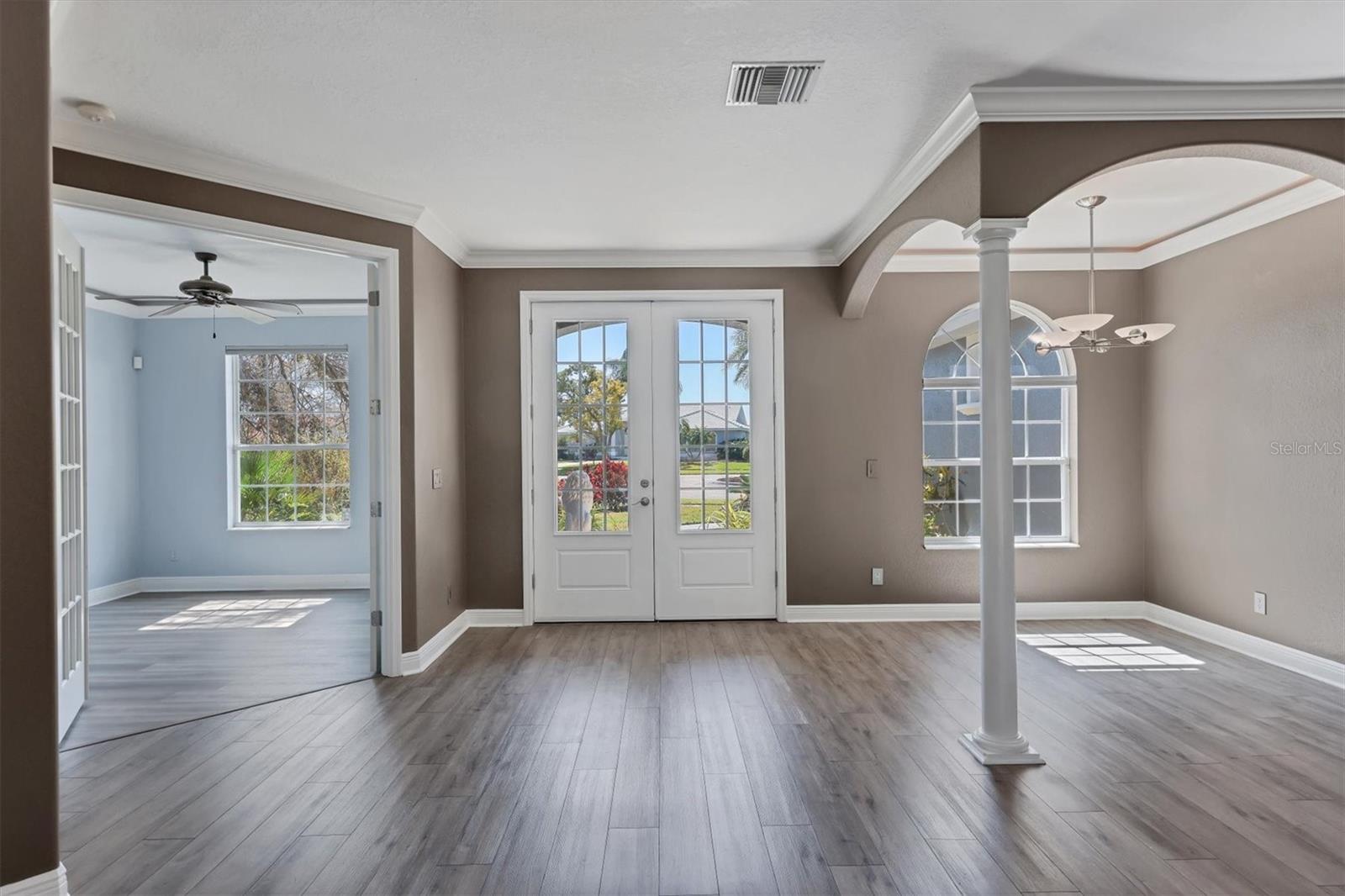 Image 4 of 33 For 1138 Hoover Street