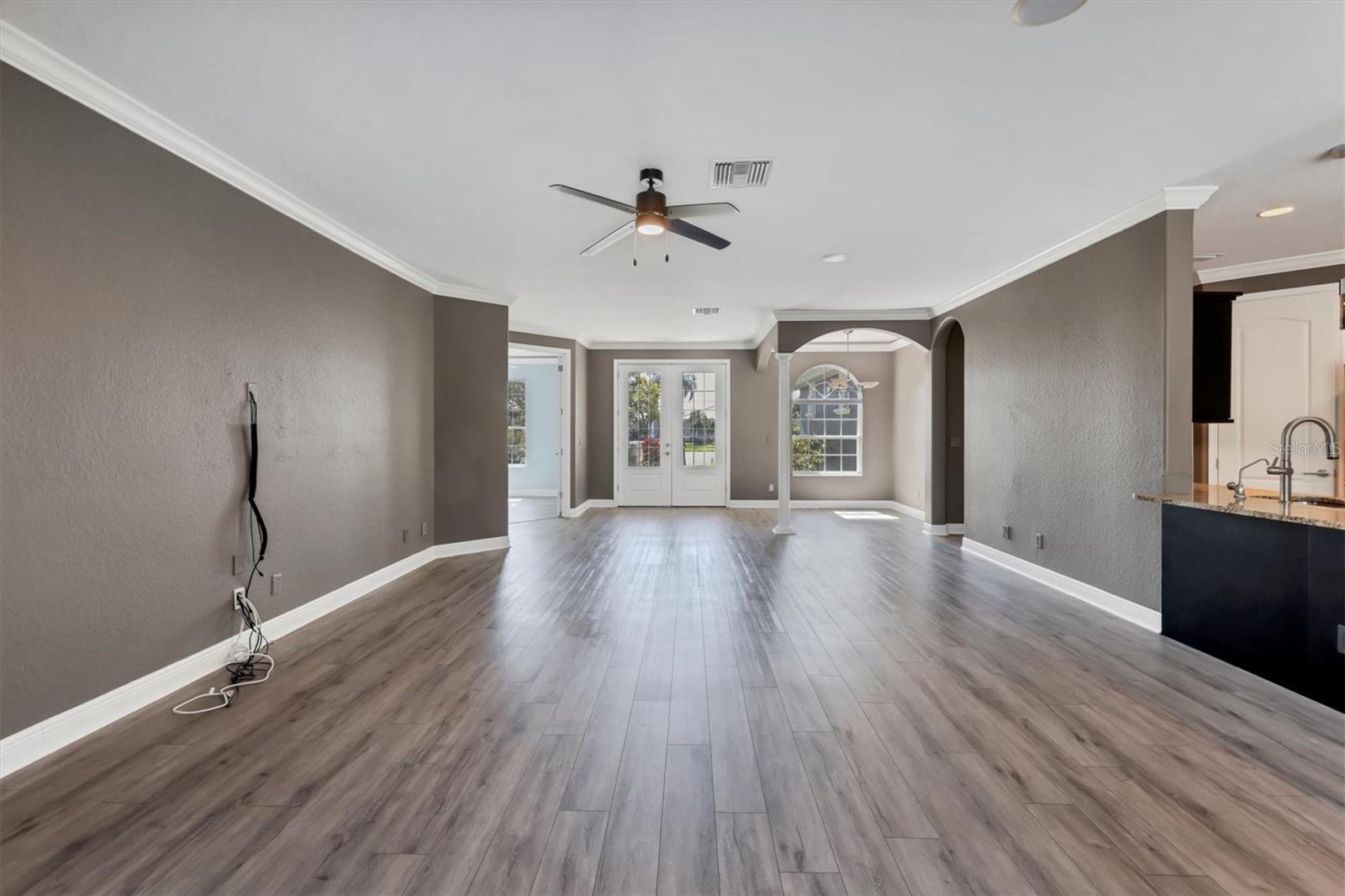 Image 5 of 33 For 1138 Hoover Street