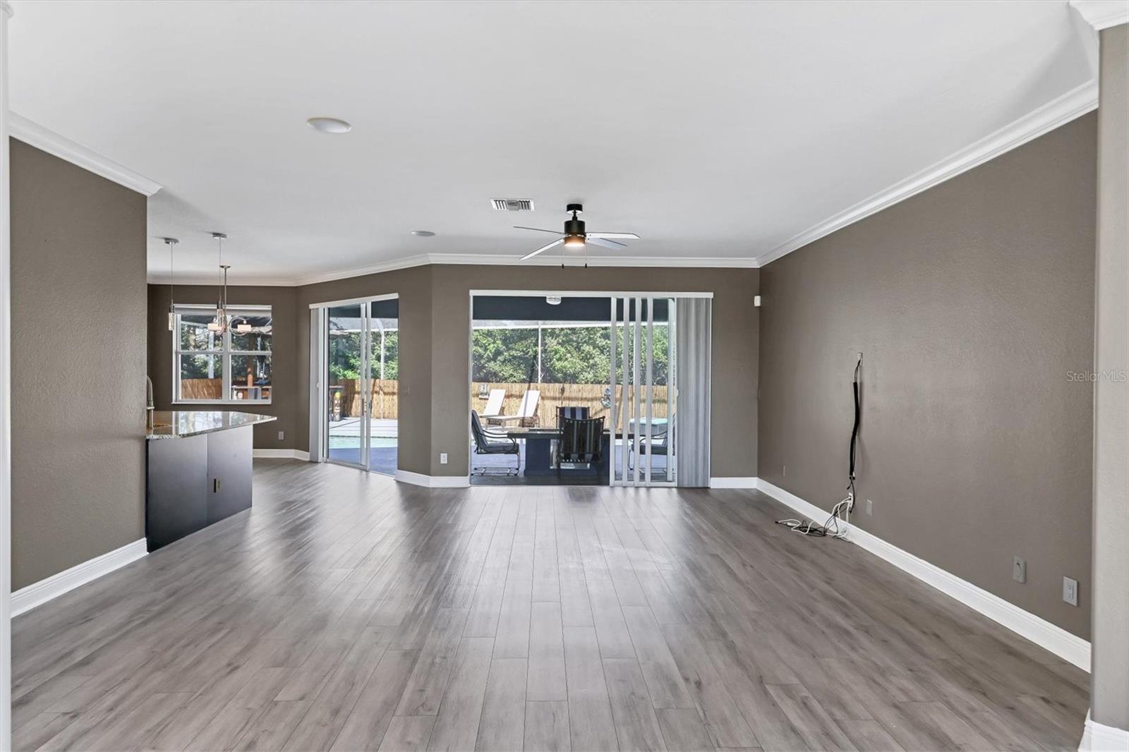 Image 6 of 33 For 1138 Hoover Street